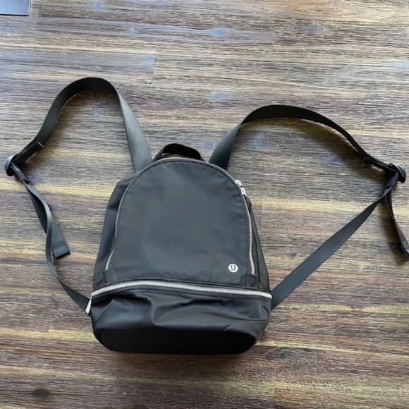 Lululemon City Adventurer Backpack Mini 11L EUC - Picture 2 of 11